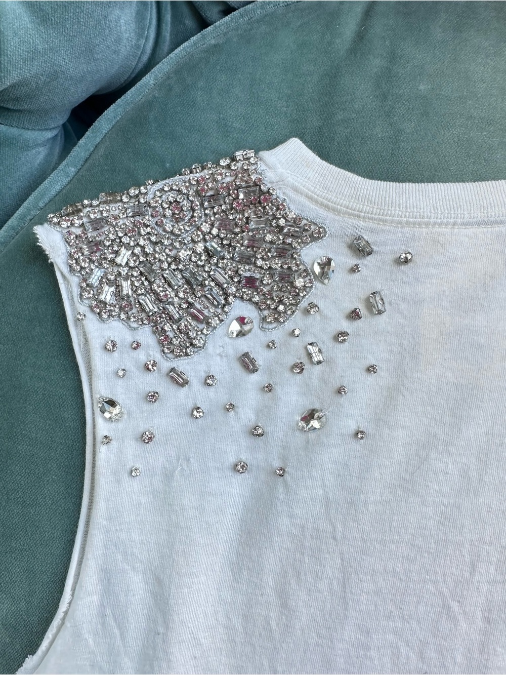 Alice + Olivia White Rolling Stones Graphic Crop Top with Red & Blue Accents - Picture 8 of 9